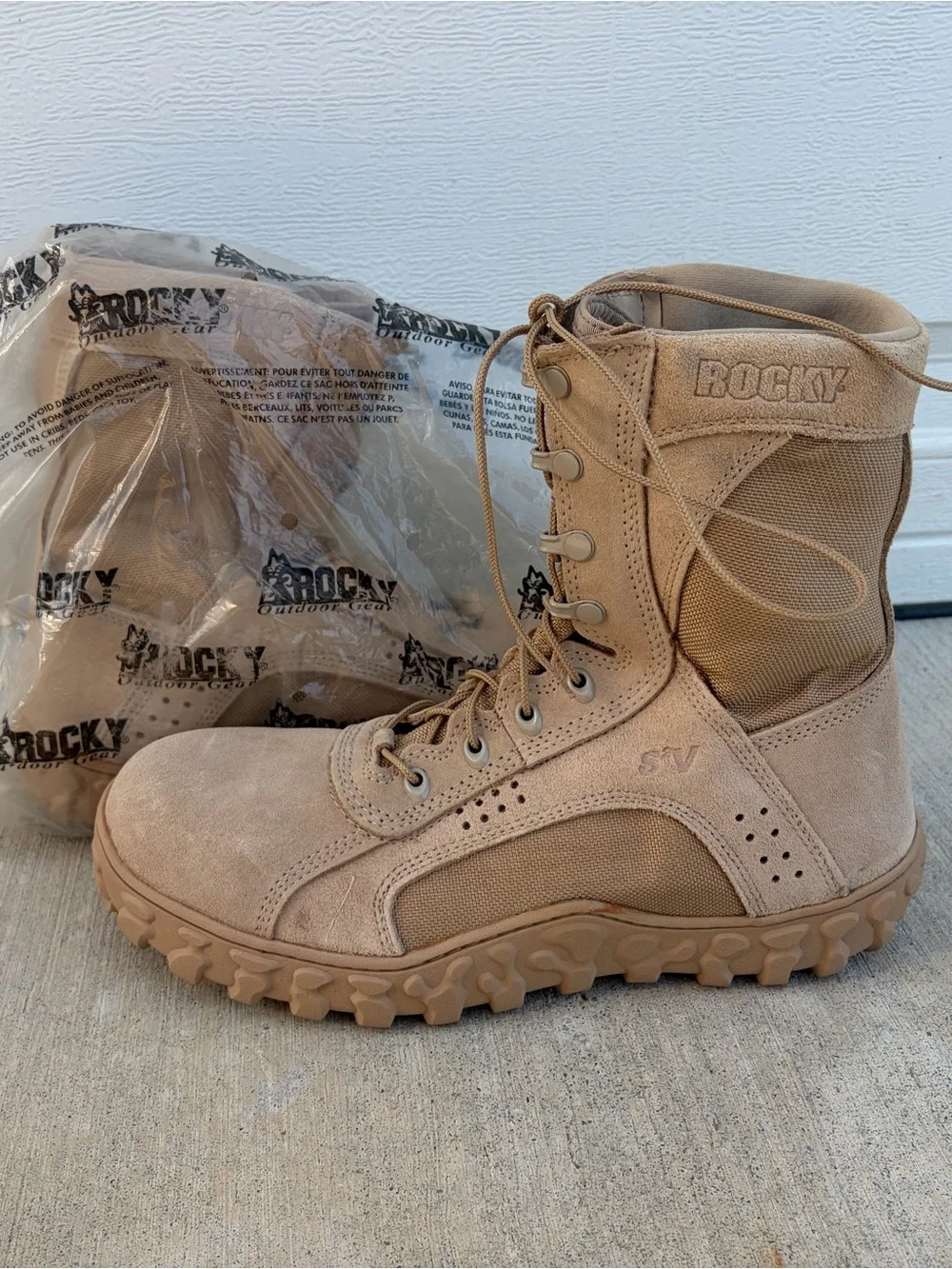 Rocky Beige safety toe military boots - new